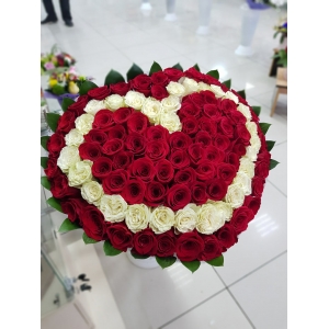 Купить букет из роз в виде сердца в Биробиджане