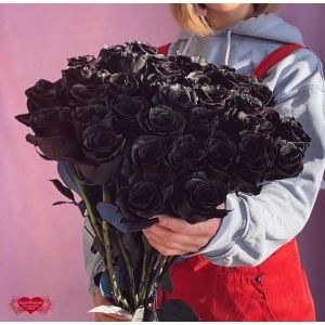 Купить охапку из 51 чёрные розы с доставкой в Биробиджане
