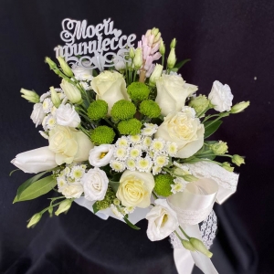 Купить коробку цветов «Белый ангел» с доставкой в Биробиджане