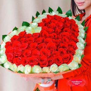 Купить охапку роз в виде сердца №1 в Биробиджане