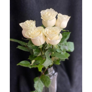 Купить белую розу с доставкой в Биробиджане