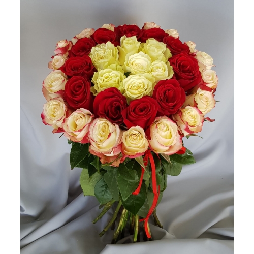 Купить охапку из 37 роз в Биробиджане