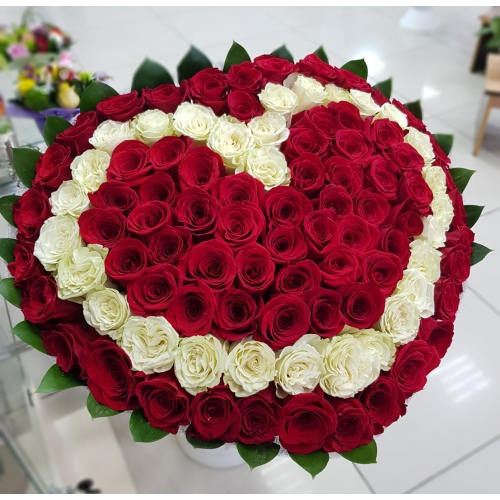 Купить букет из роз в виде сердца в Биробиджане