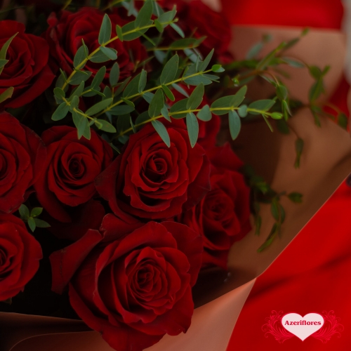 Купить букет «Алый закат» из 15 бордовых роз в Биробиджане