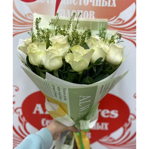 Купить букет из 15 белых роз с доставкой в Биробиджане
