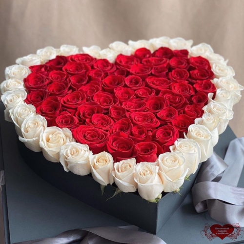 Купить цветы в коробке в форме сердца с доставкой в Биробиджане