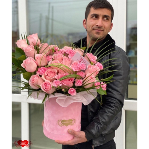 Купить коробку цветов «Розовый микс» с доставкой в Биробиджане