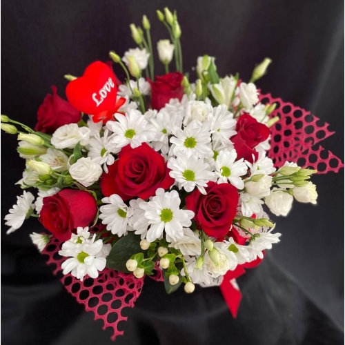 Купить коробку цветов «Пылкая любовь» с доставкой в Биробиджане
