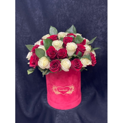 Купить коробку цветов «Любовный напиток» с доставкой в Биробиджане