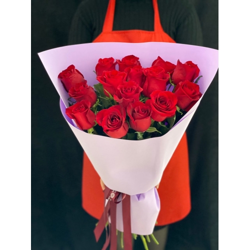 Купить охапку из 13 роз с доставкой в Биробиджане