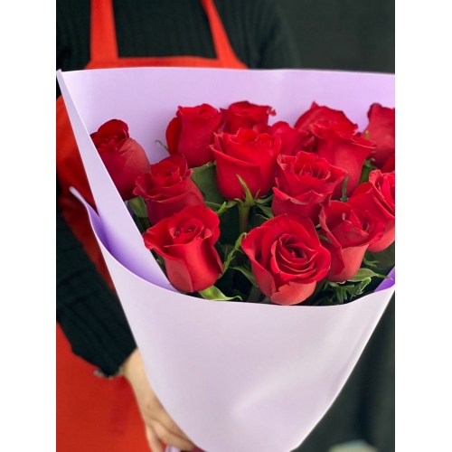 Купить охапку из 13 роз с доставкой в Биробиджане