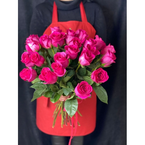 Купить охапку из 25 роз с доставкой в Биробиджане