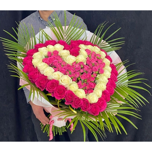 Купить охапку роз в виде сердца с доставкой в Биробиджане